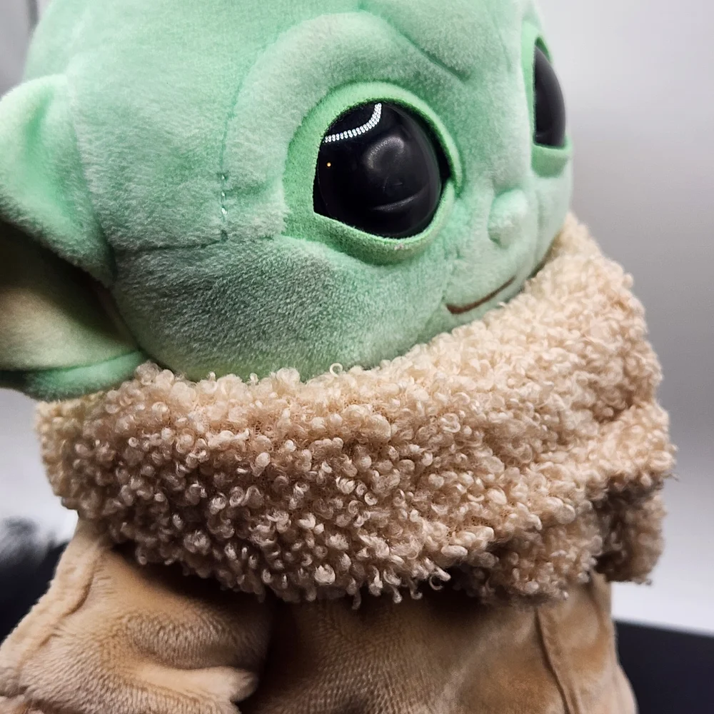 Disney Star Wars: The Mandalorian Yoda The Child 9 inch Plush. Soft And Clean! - Picture 5 of 6
